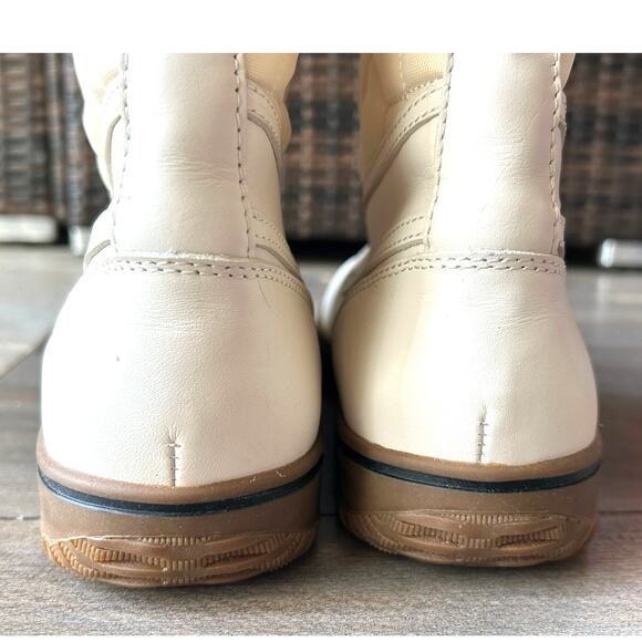 Coach Winter White Sparrow Quilted Waterproof Winter Snow Boots Womens 9.5 - Picture 10 of 14